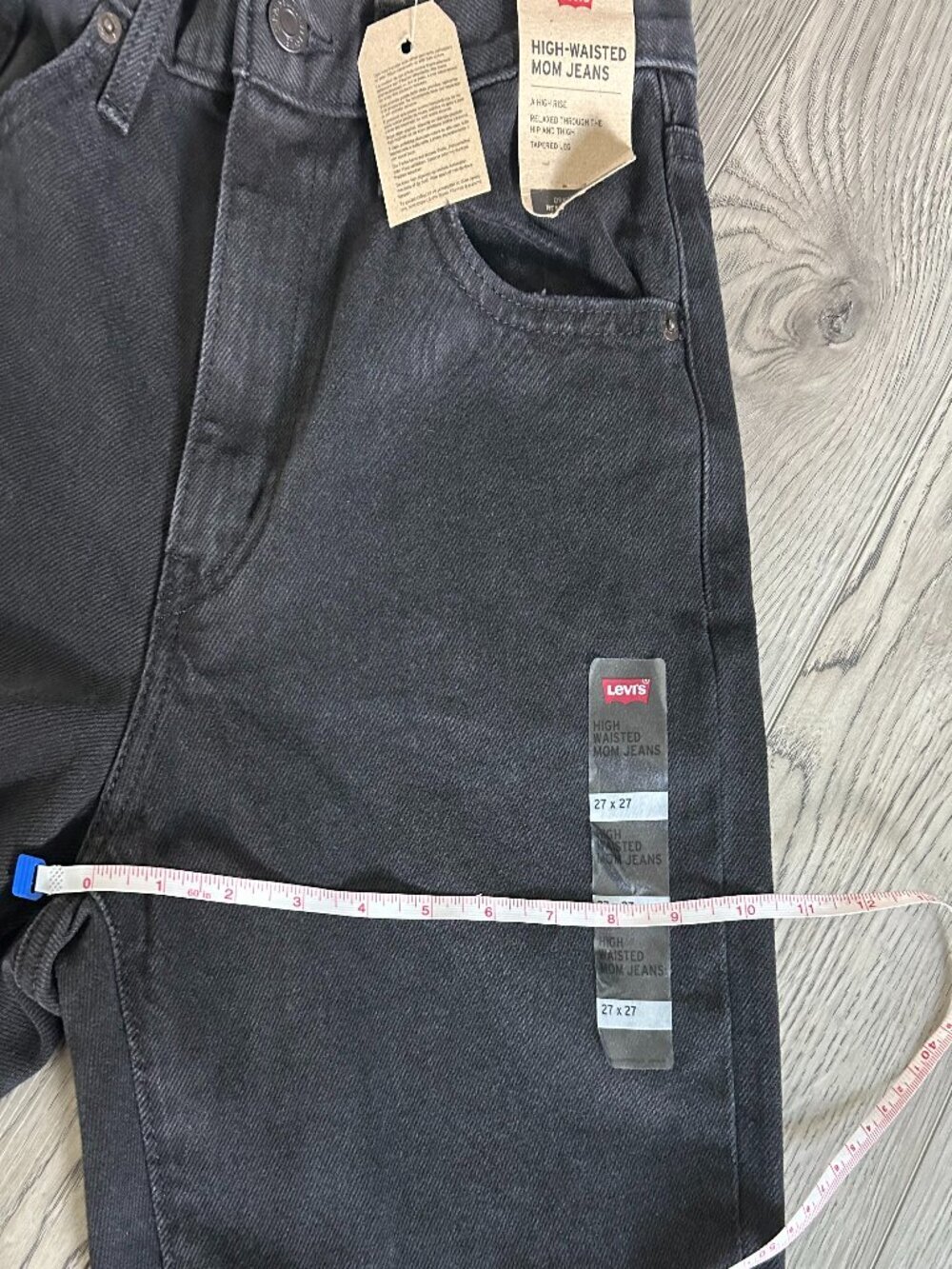 Levi’s High Waisted Mom Jeans Womens 27x27 Black Distressed NWT High Rise Taper - Picture 11 of 16
